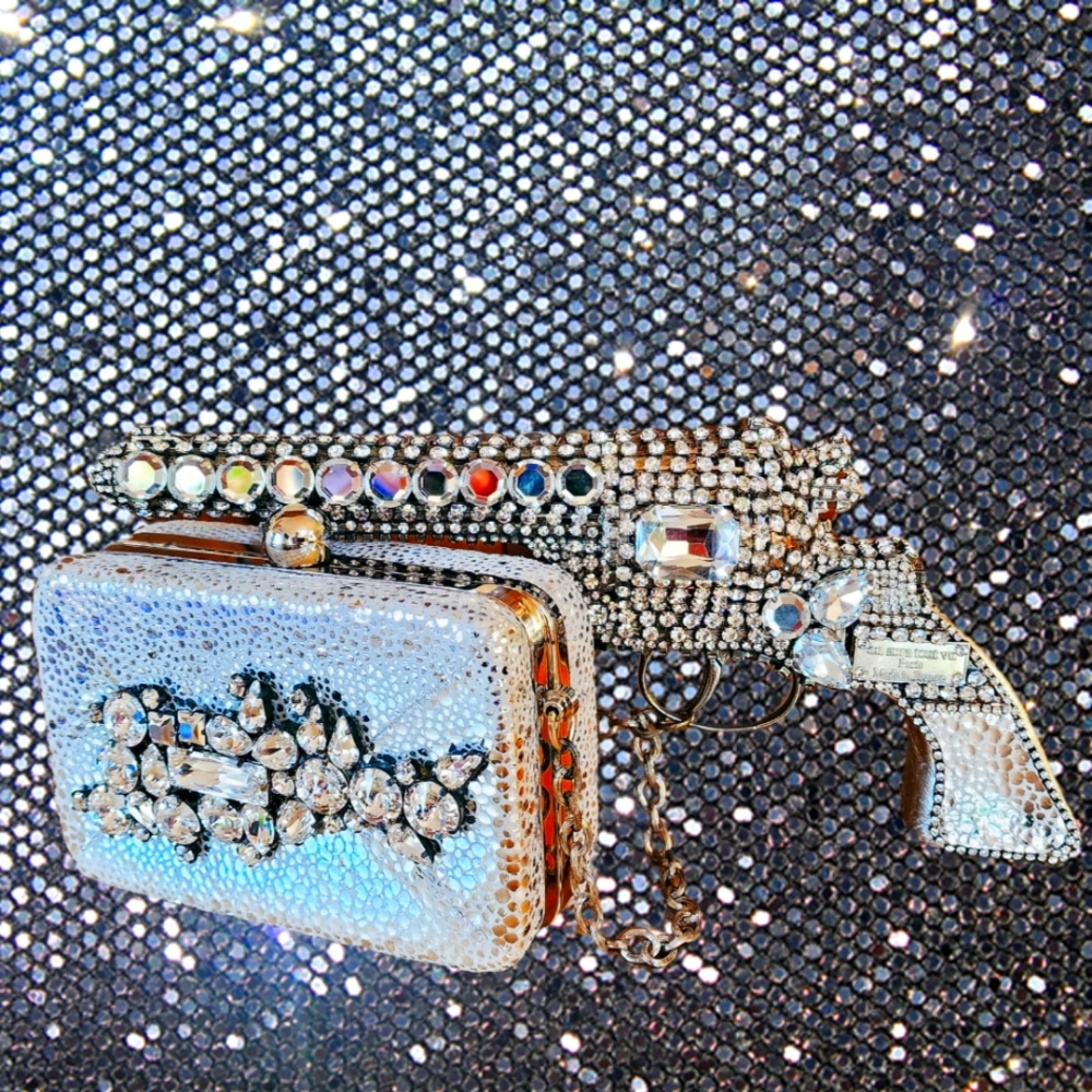 ON AURA TOUT VU Couture Crystal Silver Mini Bag Rhinestone Toy Revolver Handle
